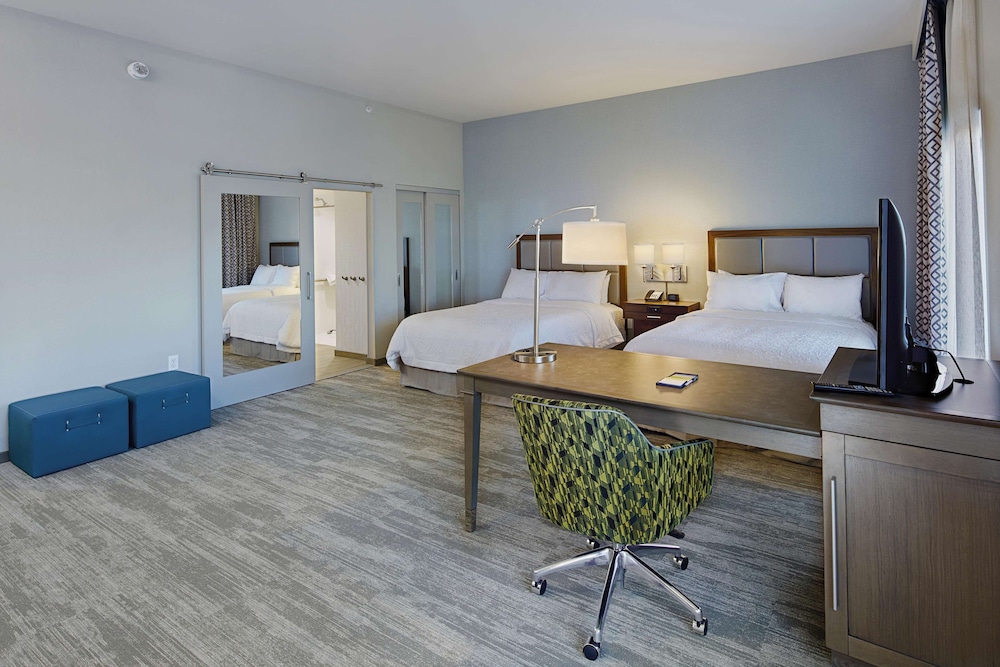 Hampton Inn and Suites Sacramento At Csus 25/51