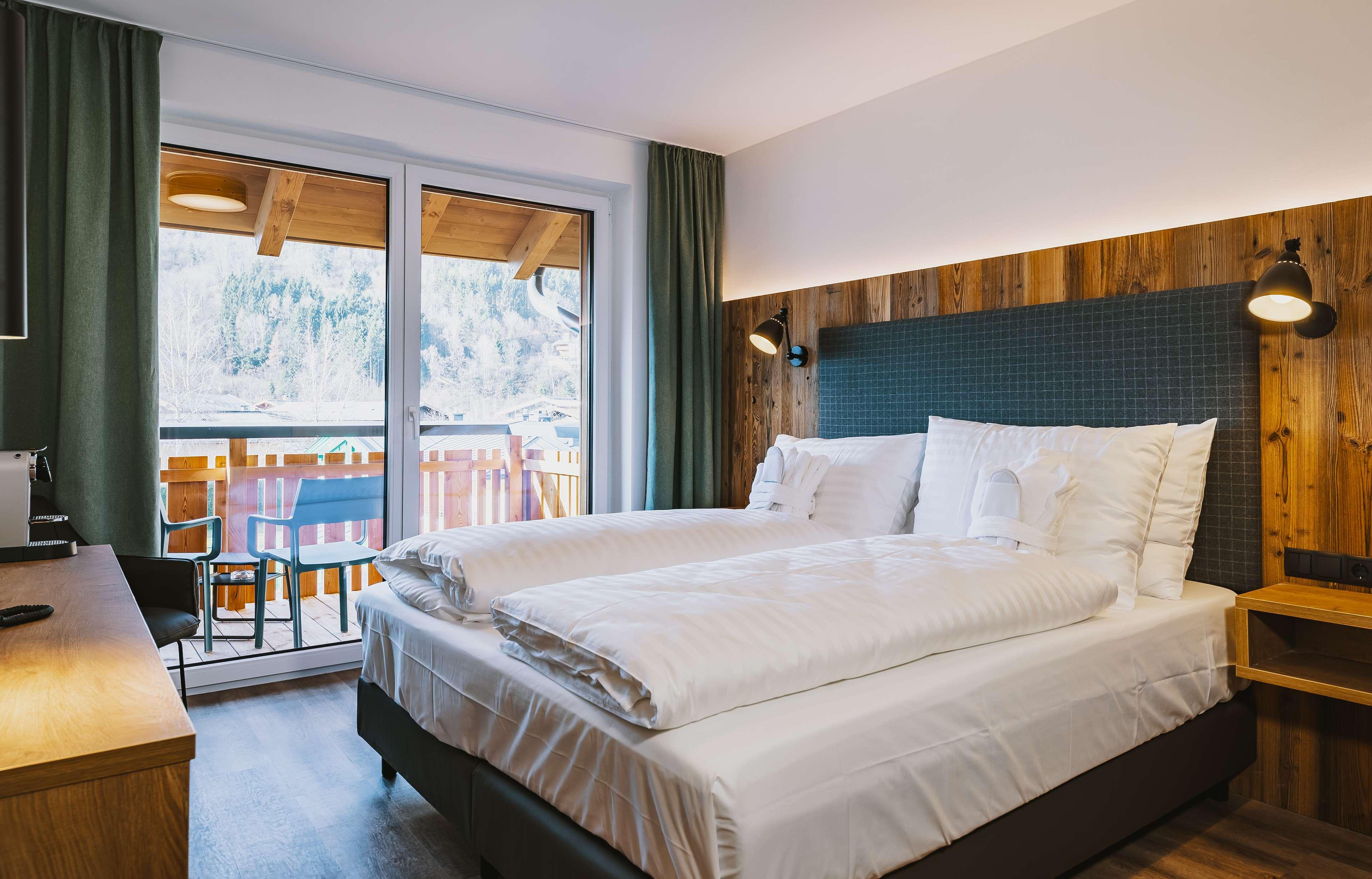 Room, Double Bed, Balcony