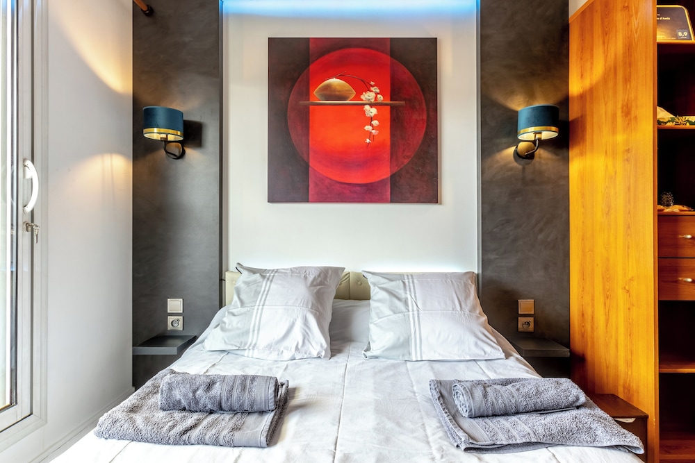 Chambre D'amis 8/44