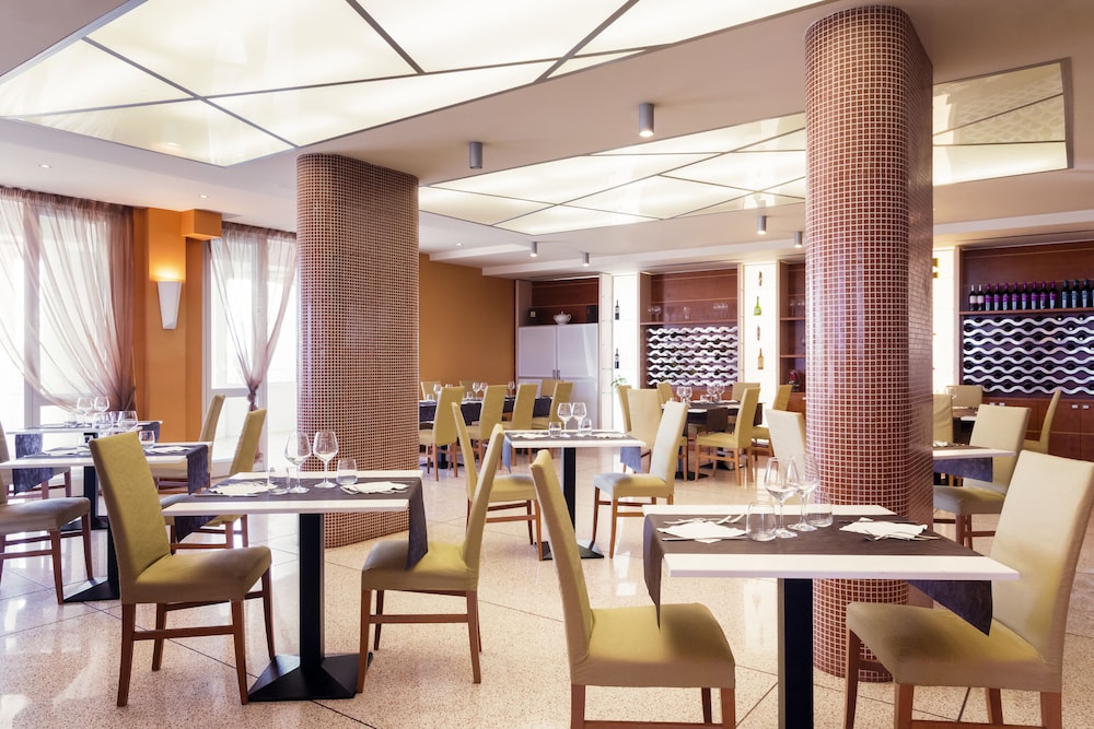 restaurant-cafeteria