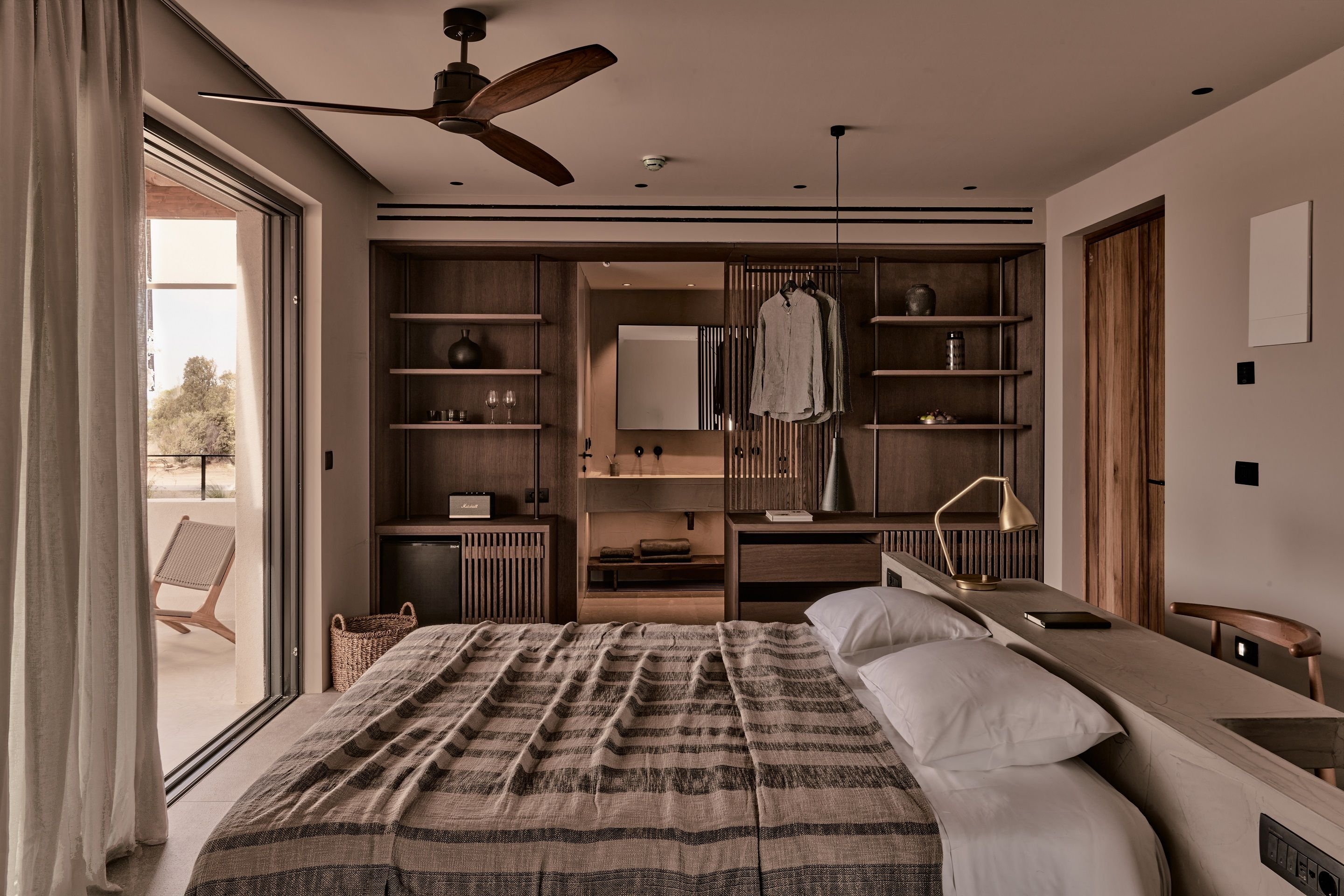 Theros All Suite Hotel 72/84