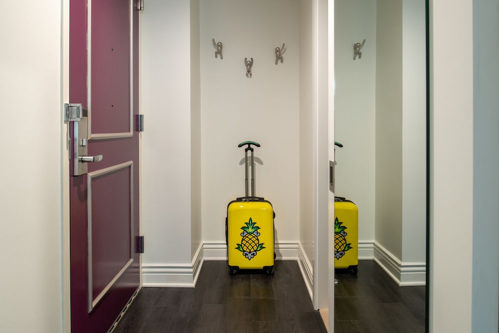 Staypineapple An Artful Hotel Midtown New York 43/65