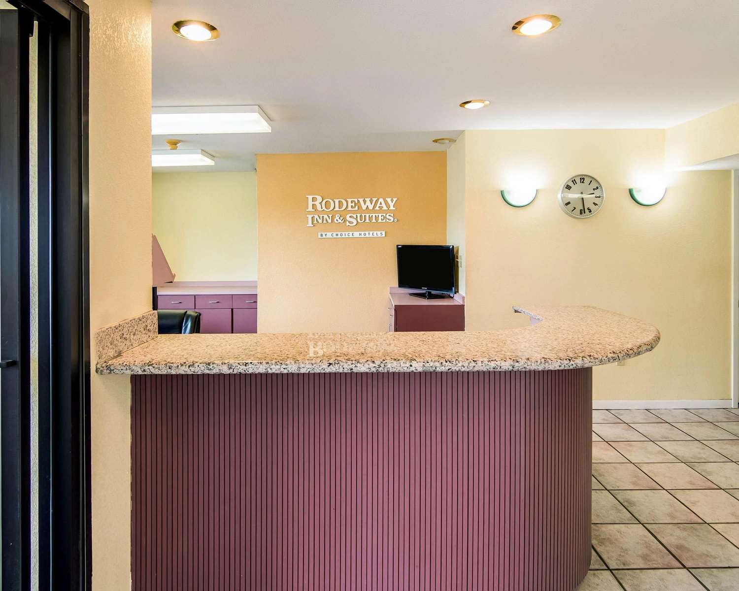 Rodeway Inn & Suites Hwy 290 NW 6/14