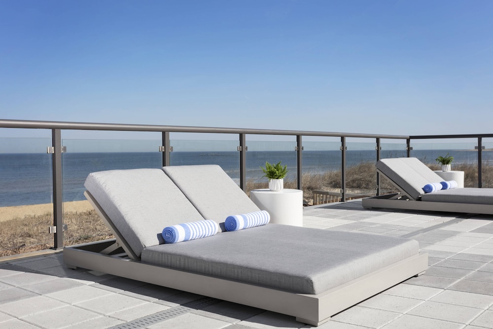 Delta Suites by Marriott Virginia Beach Waterfront 45/46