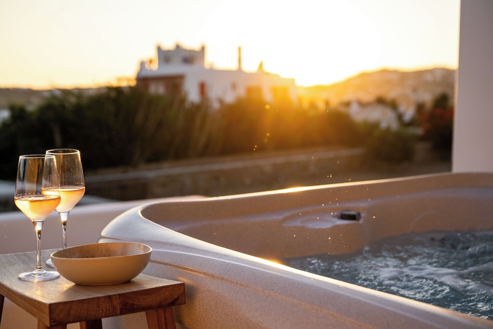 OLIVING MYKONOS LUXURY SUITES 22/50