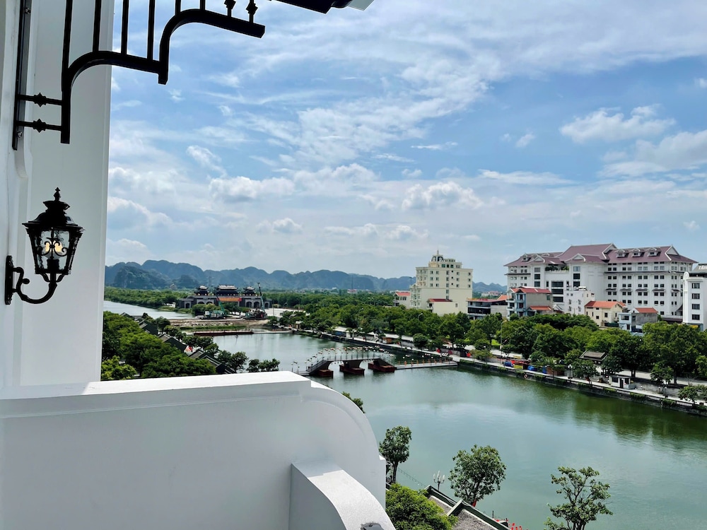 C'Lau Hotel Ninh Binh - A Gem Nestled in Ancient Quarter 42/50