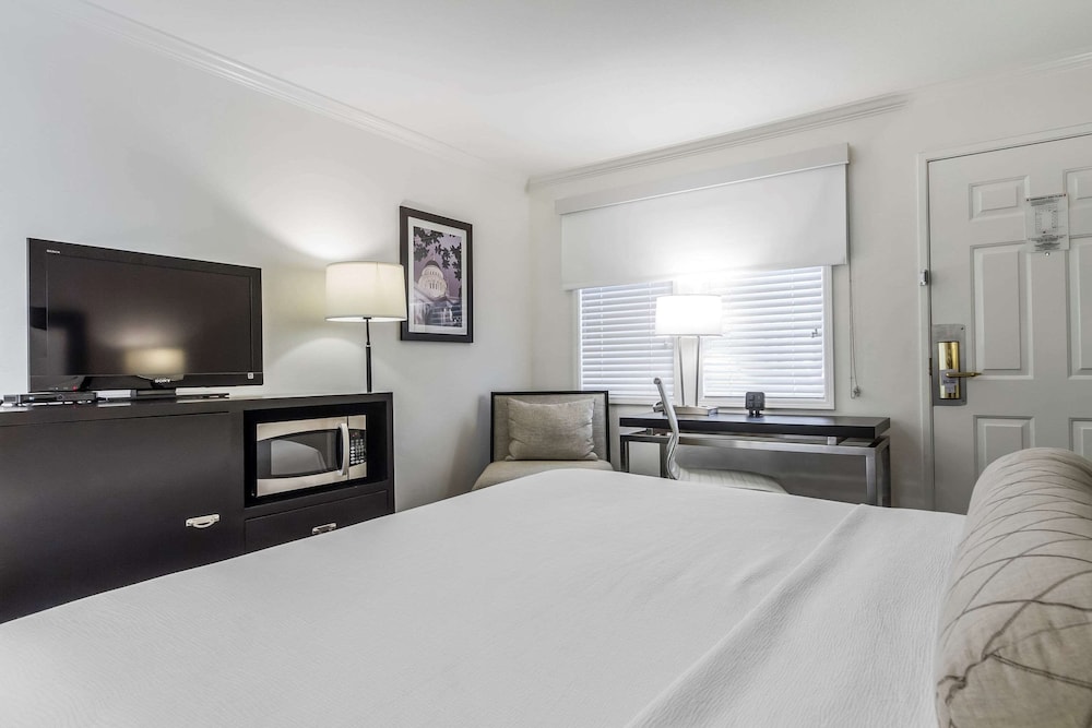 Inn Off Capitol Park Ascend Hotel Collection 11/30