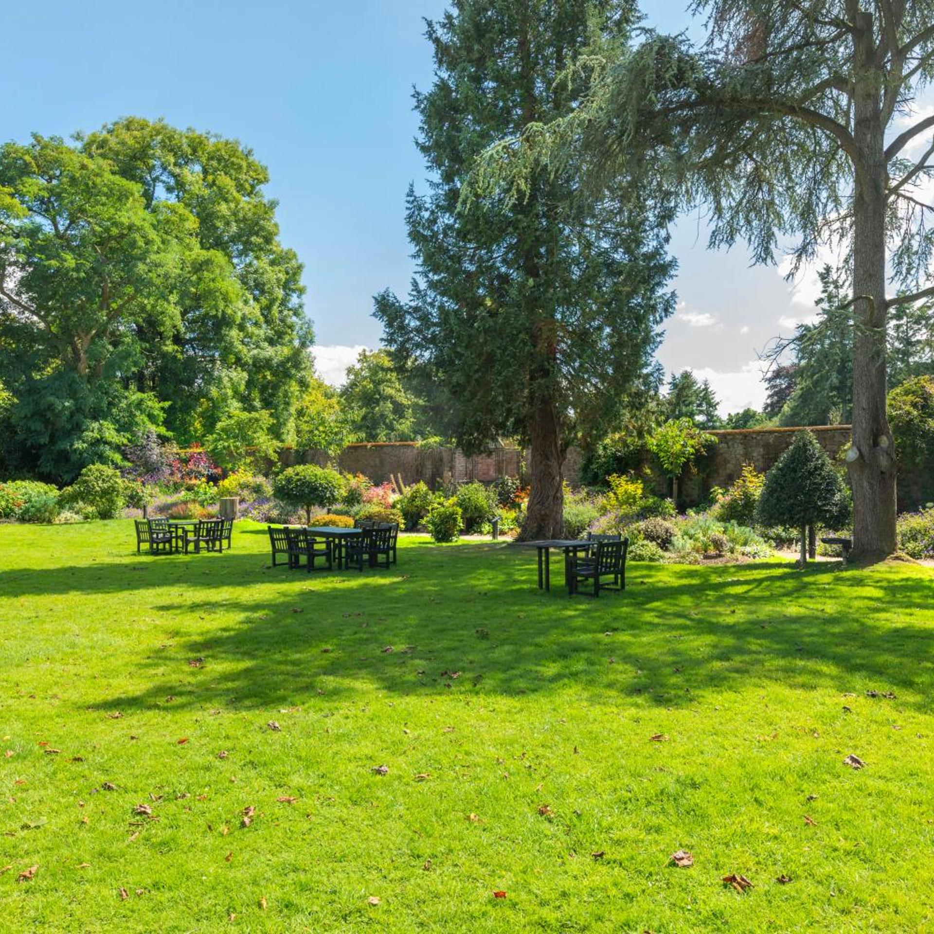 Hartnoll Hotel 54/58