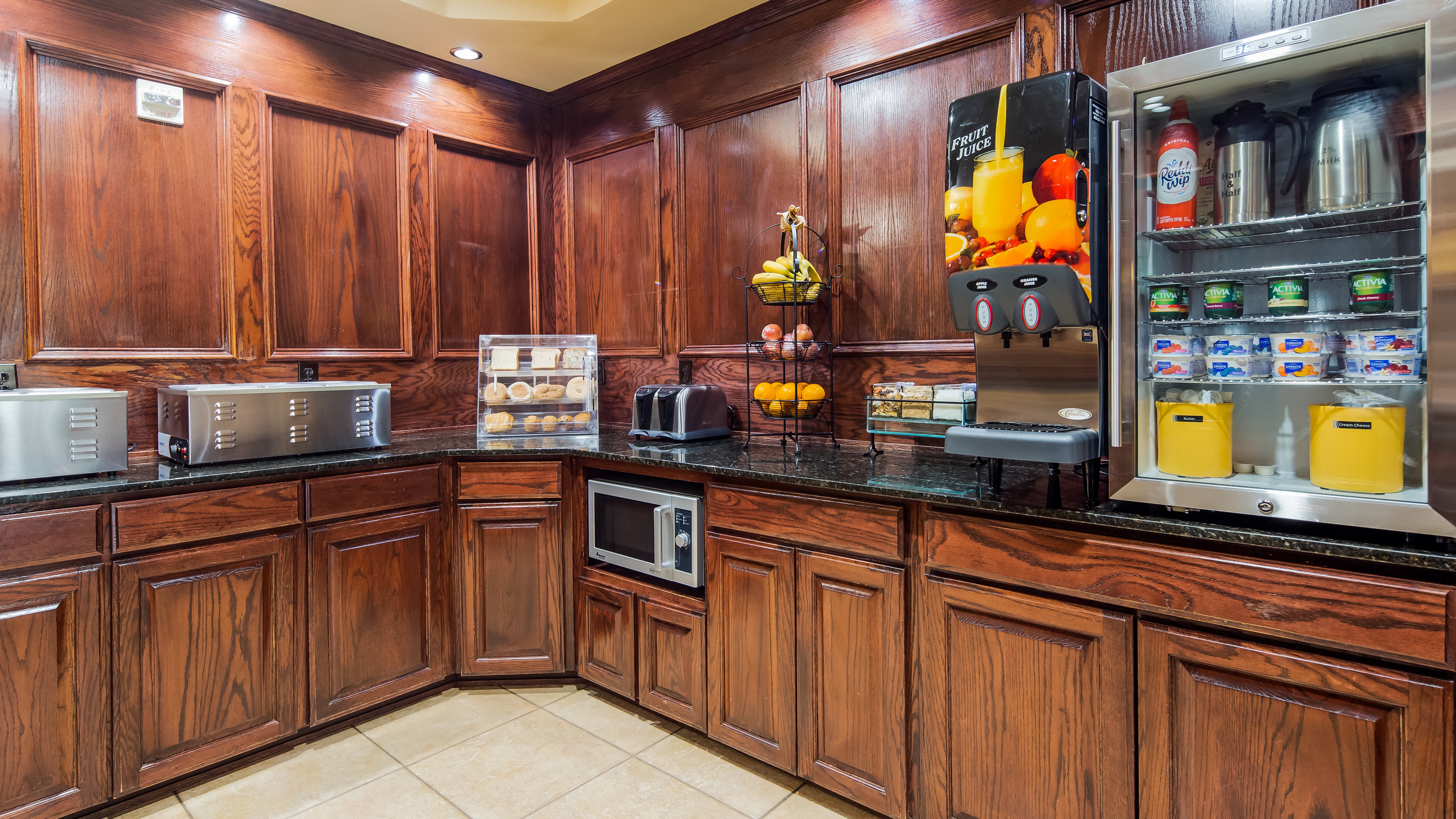 Best Western Plus Crown Colony Inn and Suites 35/59