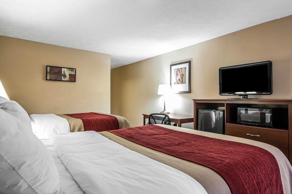 Comfort Inn Jackson I-40 15/33