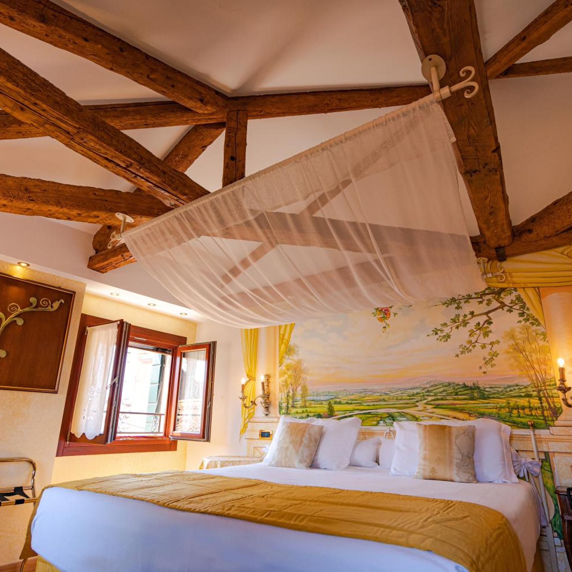 SUPERIOR, DOUBLE BED
