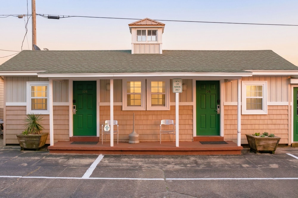 Rodeway Inn And Suites 67/71