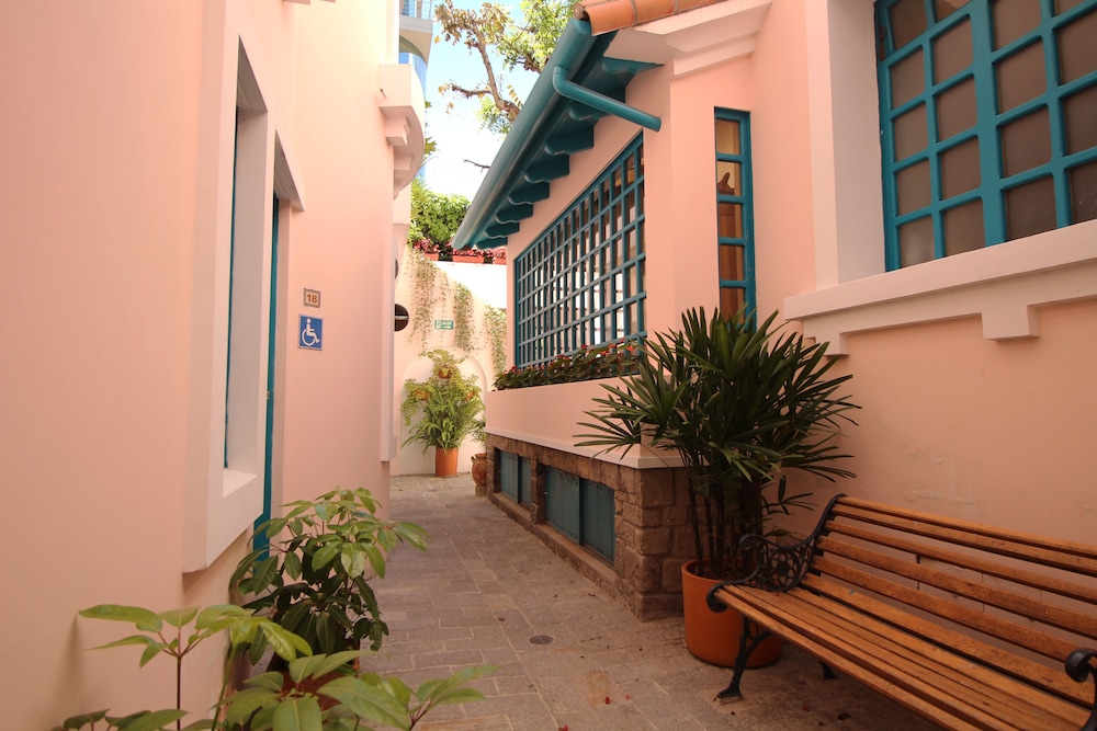 Vieja Cuba Hotel 57/60