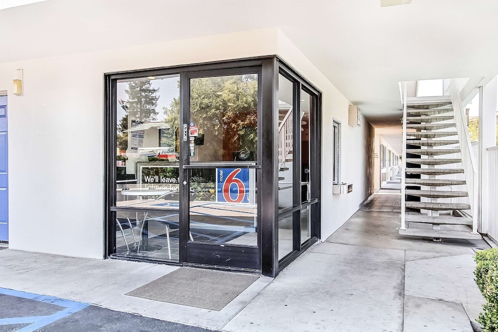 Motel6 Sunnyvale, CA - South 32/38