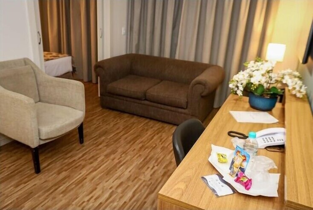 The World Hotels 32/50