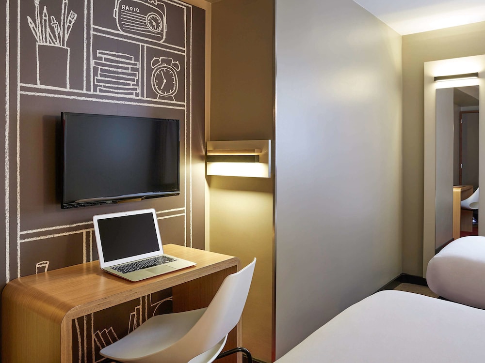 Ibis Paris Canal Saint Martin 58/69