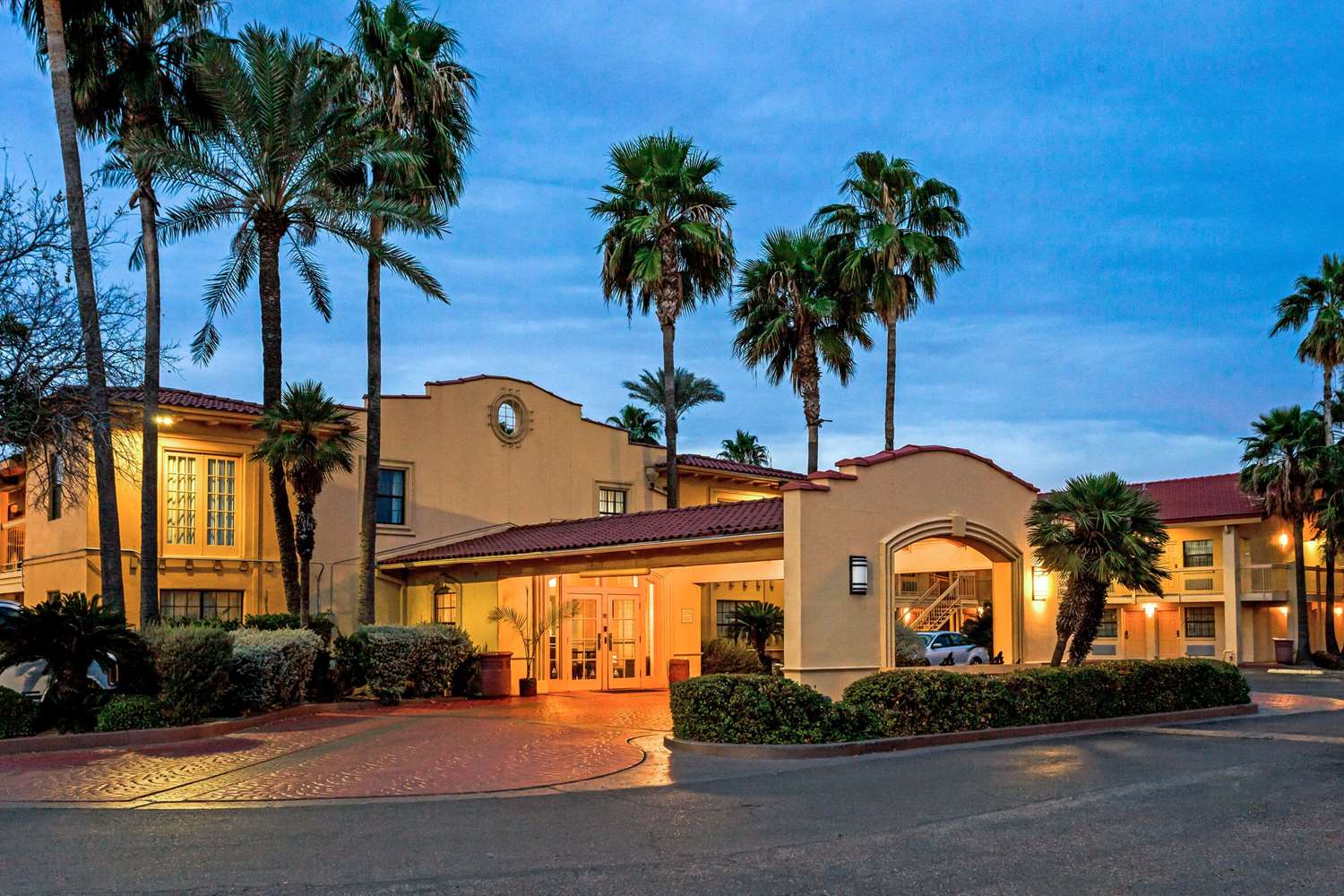 La Quinta Inn Laredo I-35 12/39