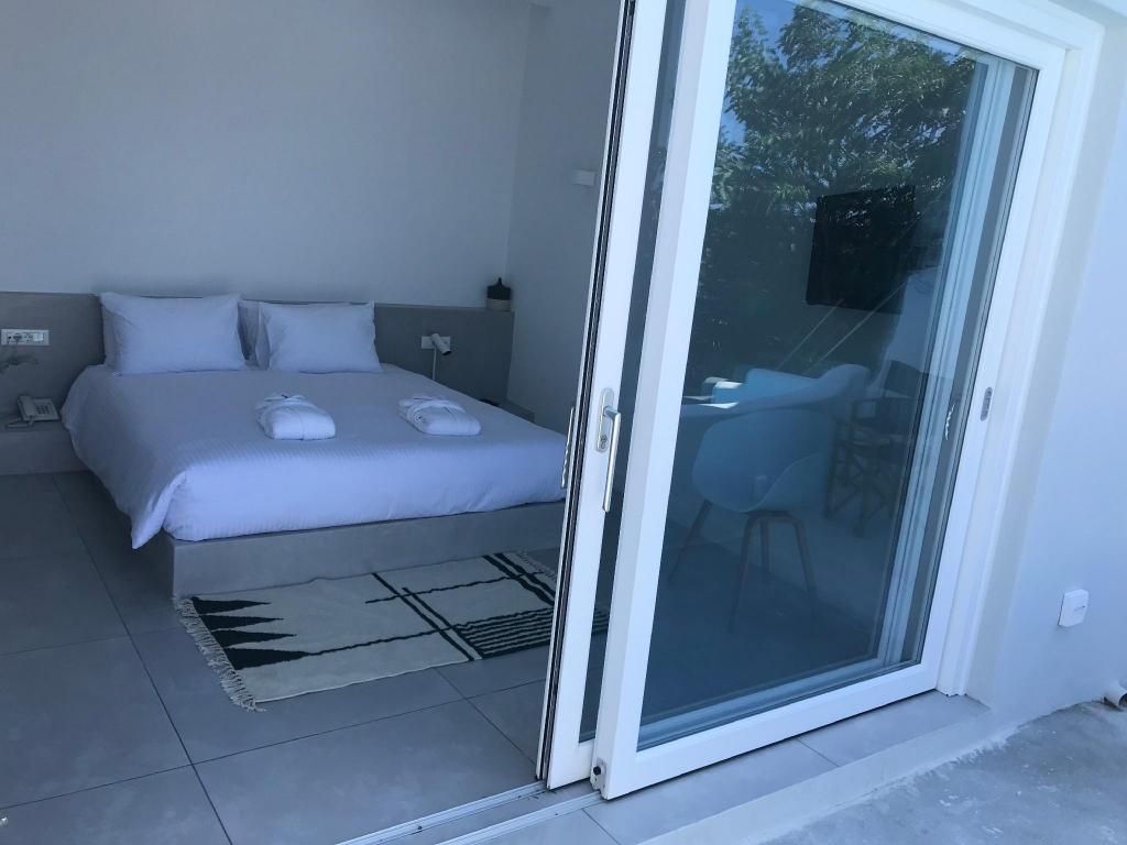 Suite, Queen Bed, Caldera View, Pool Side، Panorama Suites 5/8