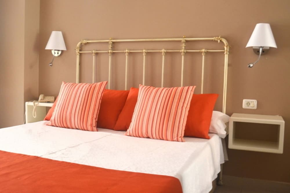 RF Astoria - Adults Only 12/42