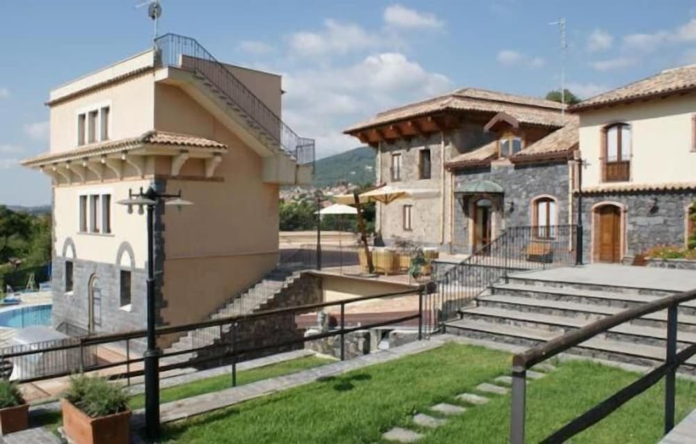 Antico Borgo Petralia 38/47