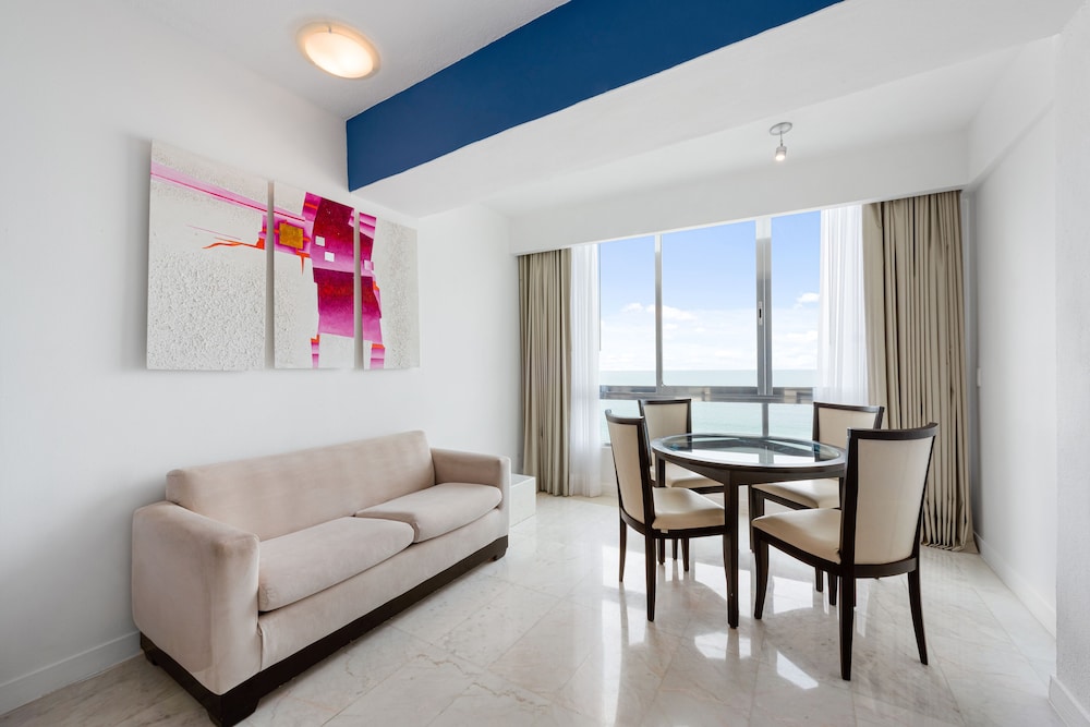 Park Royal Beach Mazatlan 33/59
