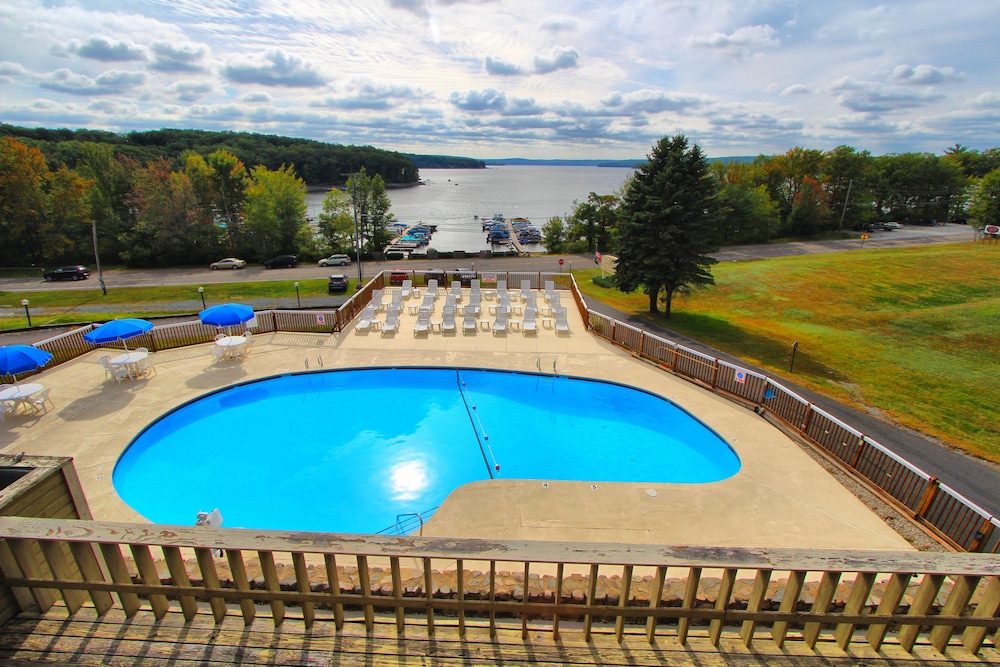 Tanglwood Resort 35/39