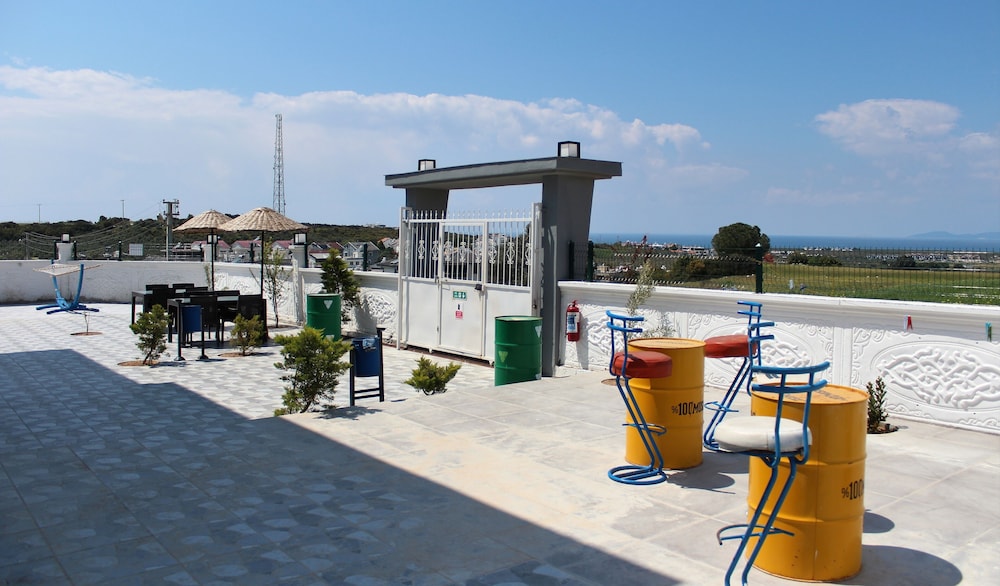 Mavi Restaurant & Apartments 3 39/50