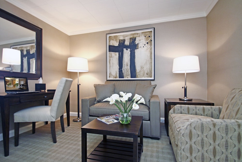 Ethan Allen Hotel 35/65
