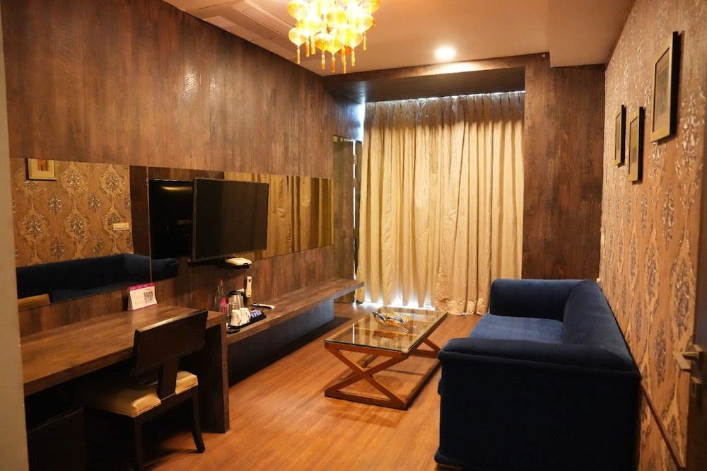Regenta Central Hotel & Convention Centre Nagpur 22/26