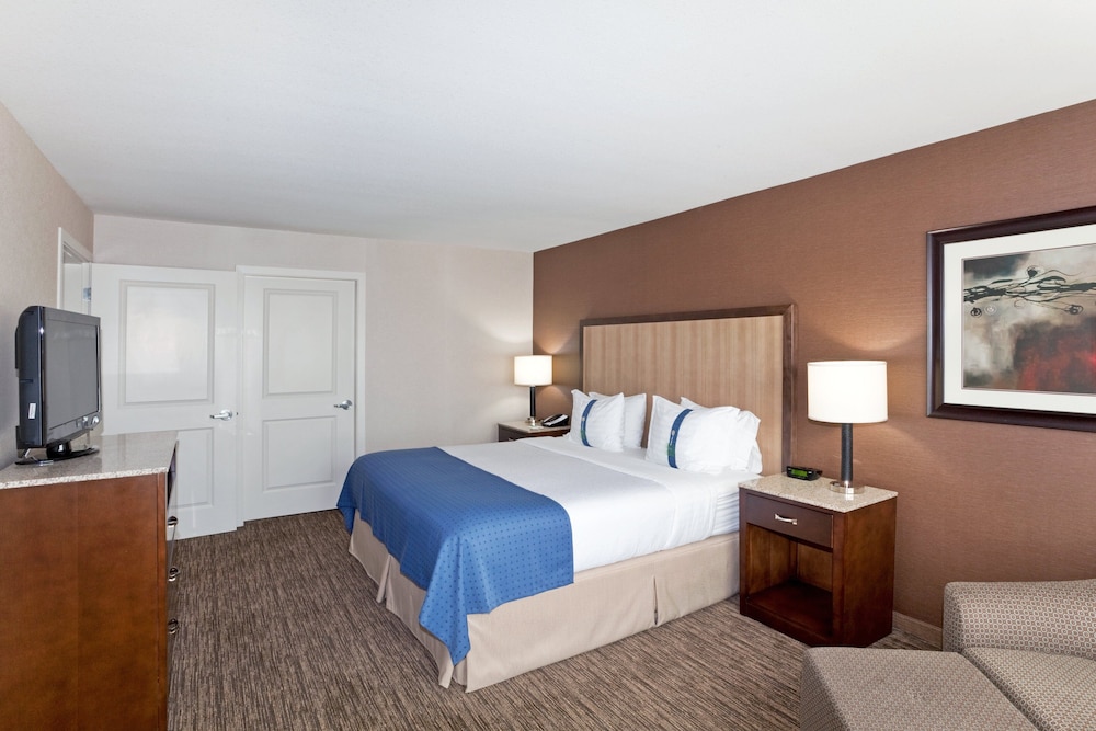 Holiday Inn Hotel Suites Surrey East Cloverdale 20/75