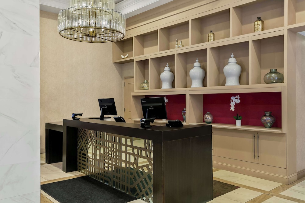 Sonesta Hotel Baltimore Inner Harbor 8/60