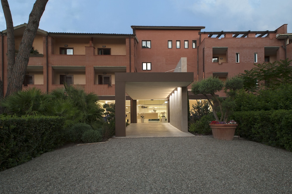 RICCI HOTEL 2/59