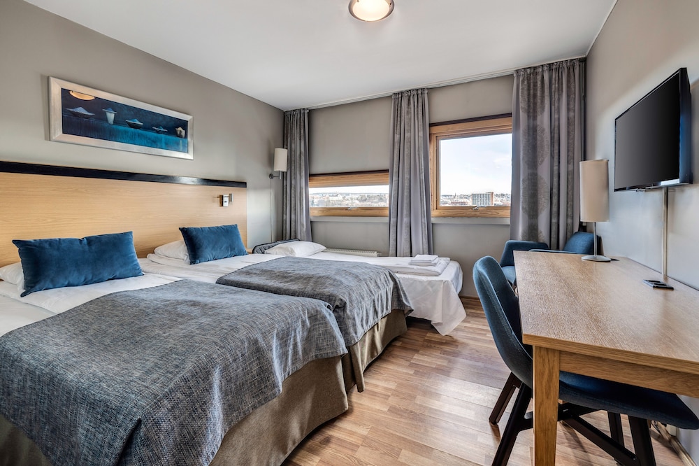 ROOM, TWIN BEDS, WITH EXTRA BED