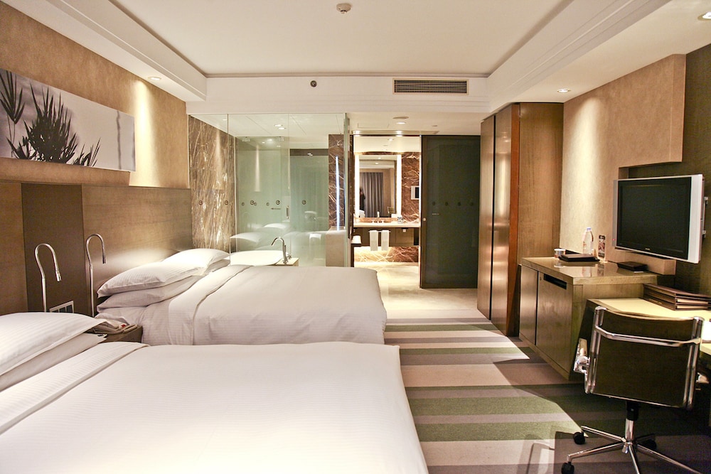 The Eton Hotel Shanghai 12/69