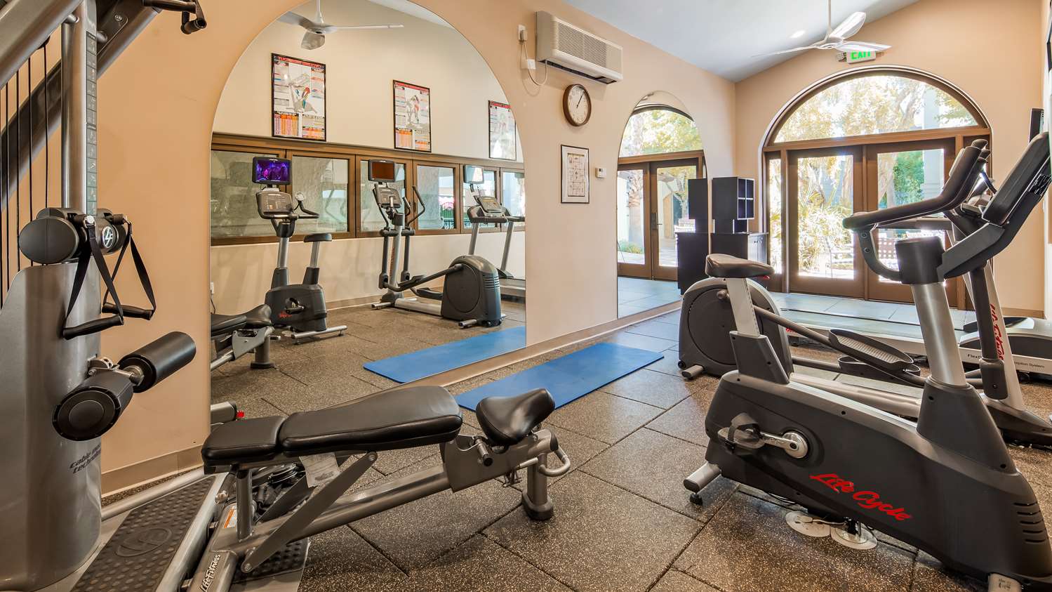 Best Western Plus Las Brisas Hotel 24/40