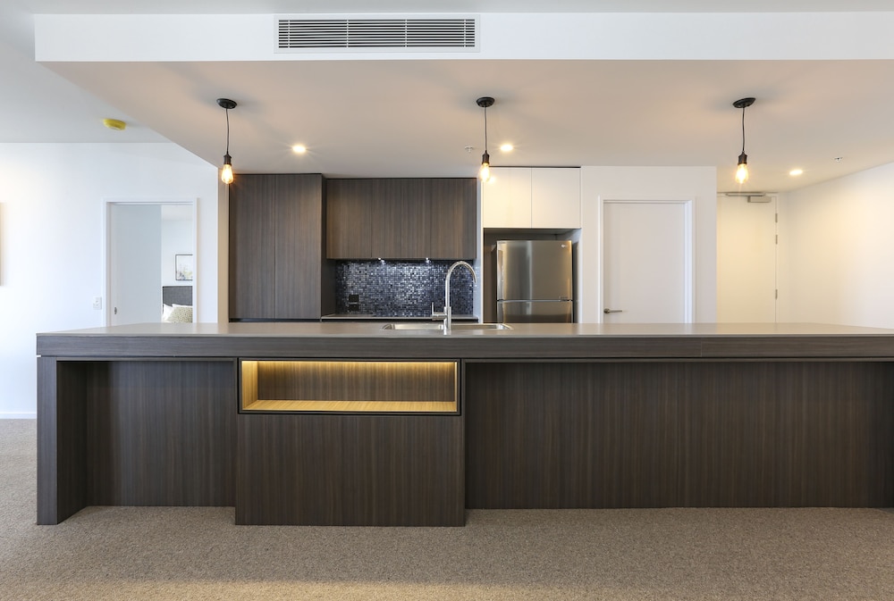 Qube Broadbeach 7/50