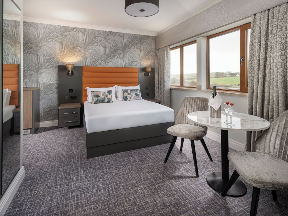 Diamond Coast Hotel 24/71