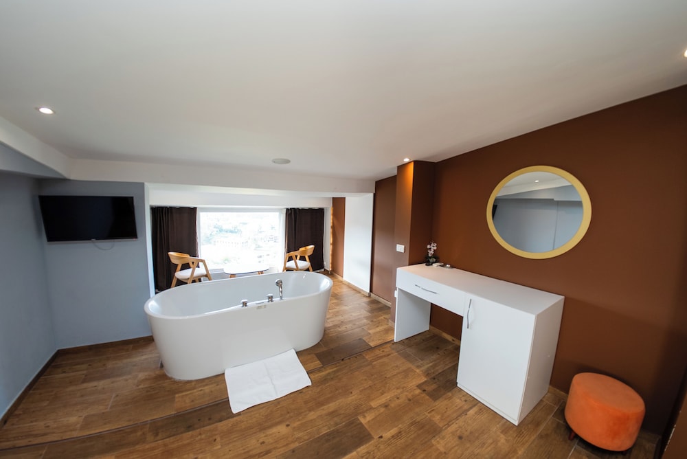 Olivar Hotel Tirana 49/60