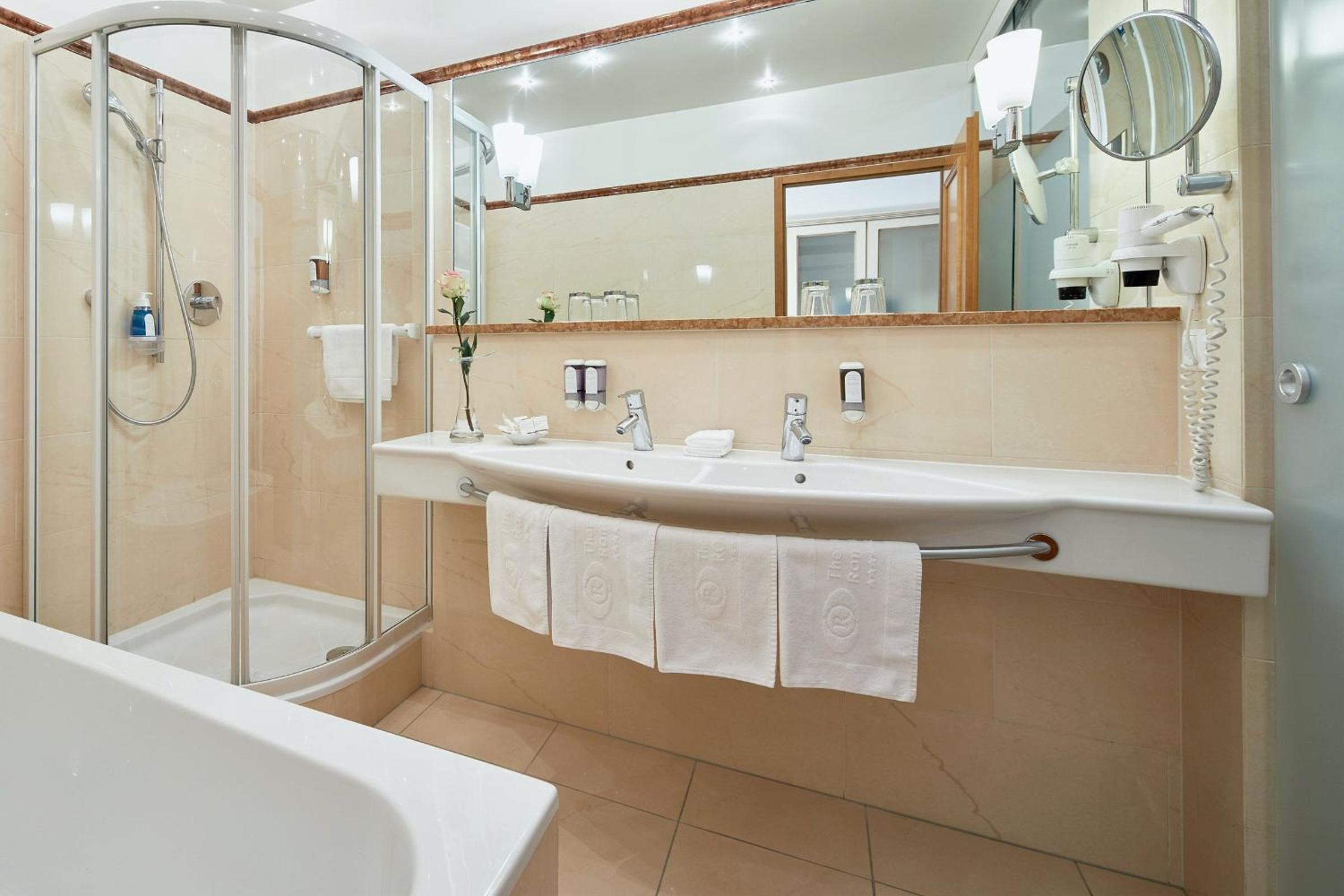 جناح جونيور بشرفة، Thermenhotel Ronacher Superior 9/10
