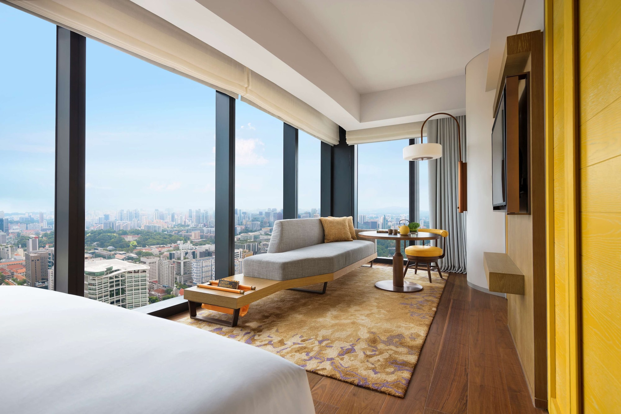 DELUXE, KING BED, CITY VIEW, CORNER