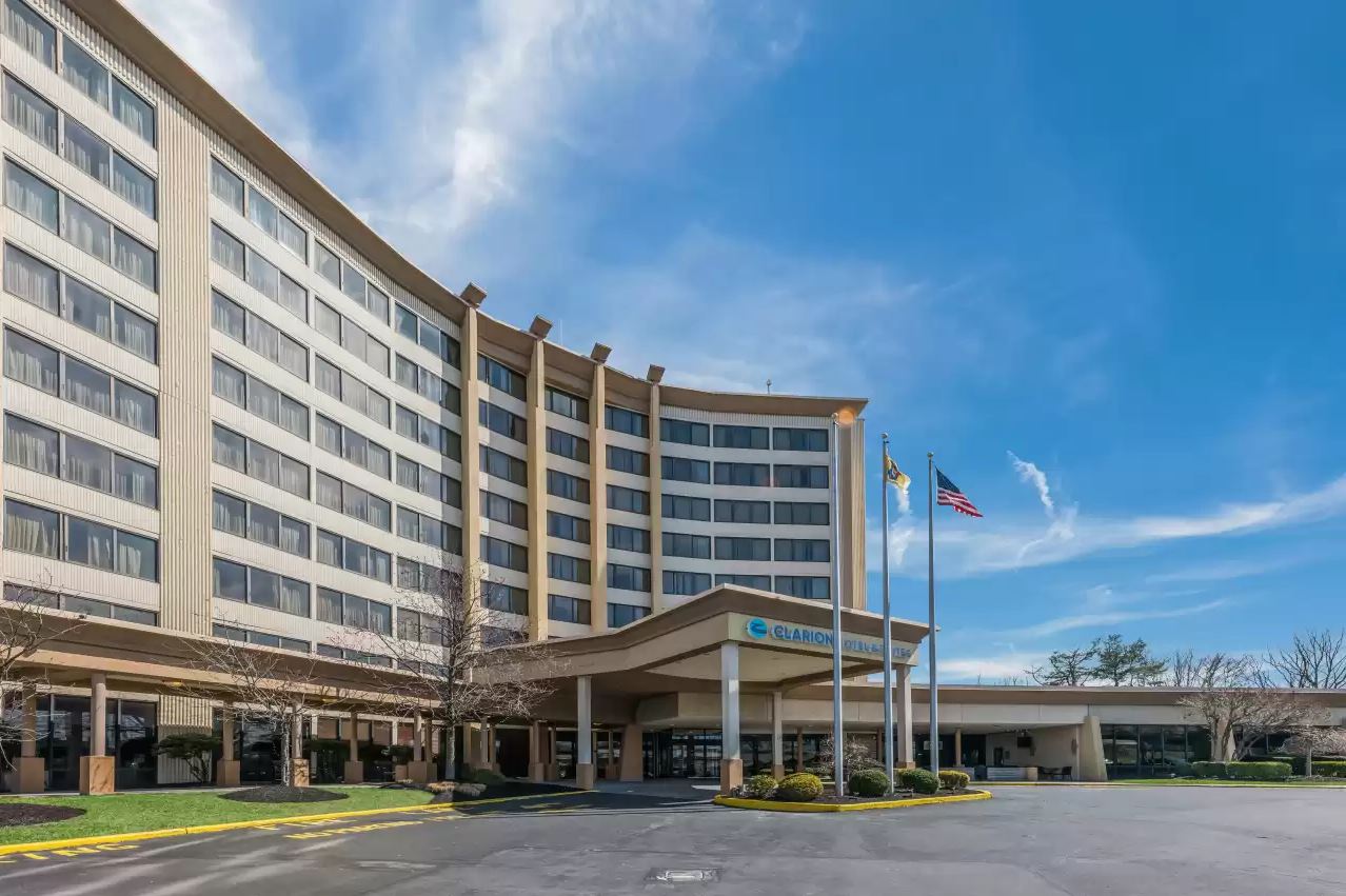 Clarion Hotel & Suites Mount Laurel 11/12