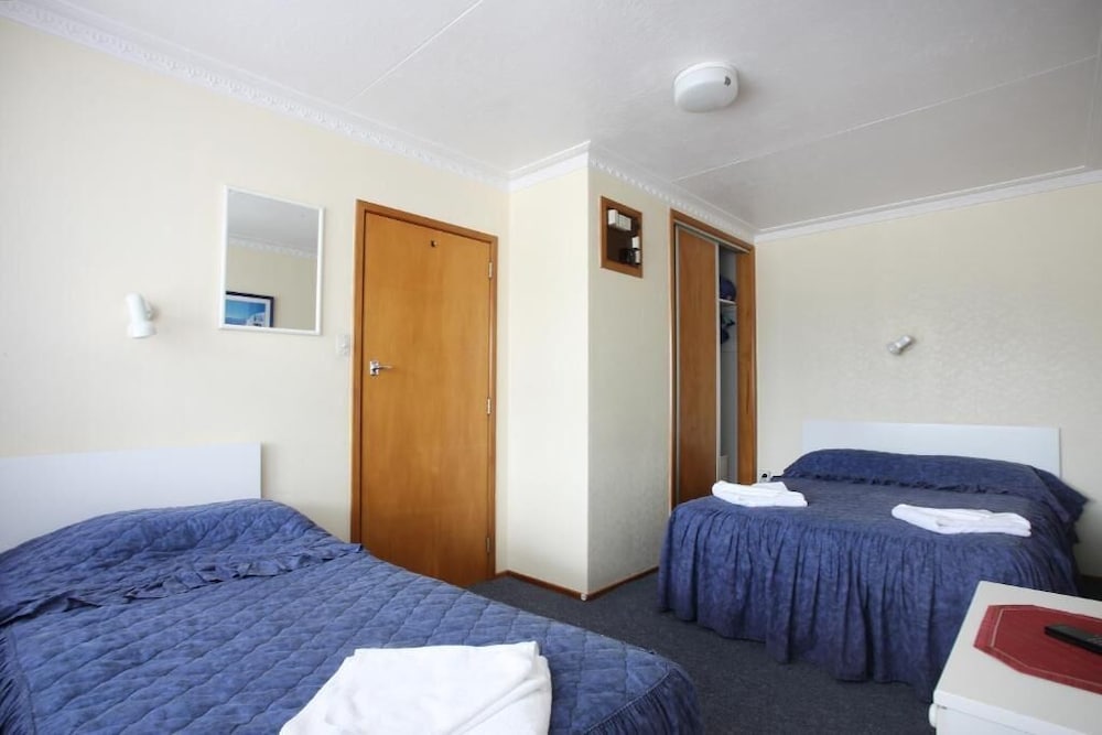 Queens Park Motels 15/60