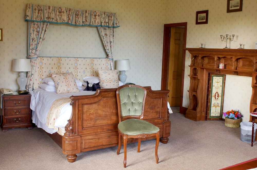 Mansfield Castle Hotel 11/50
