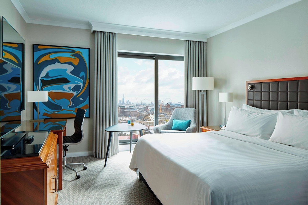 EXECUTIVE, KING BED