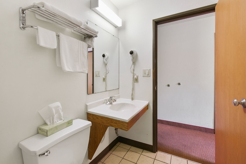 OYO Hotel Portage I-94 20/39