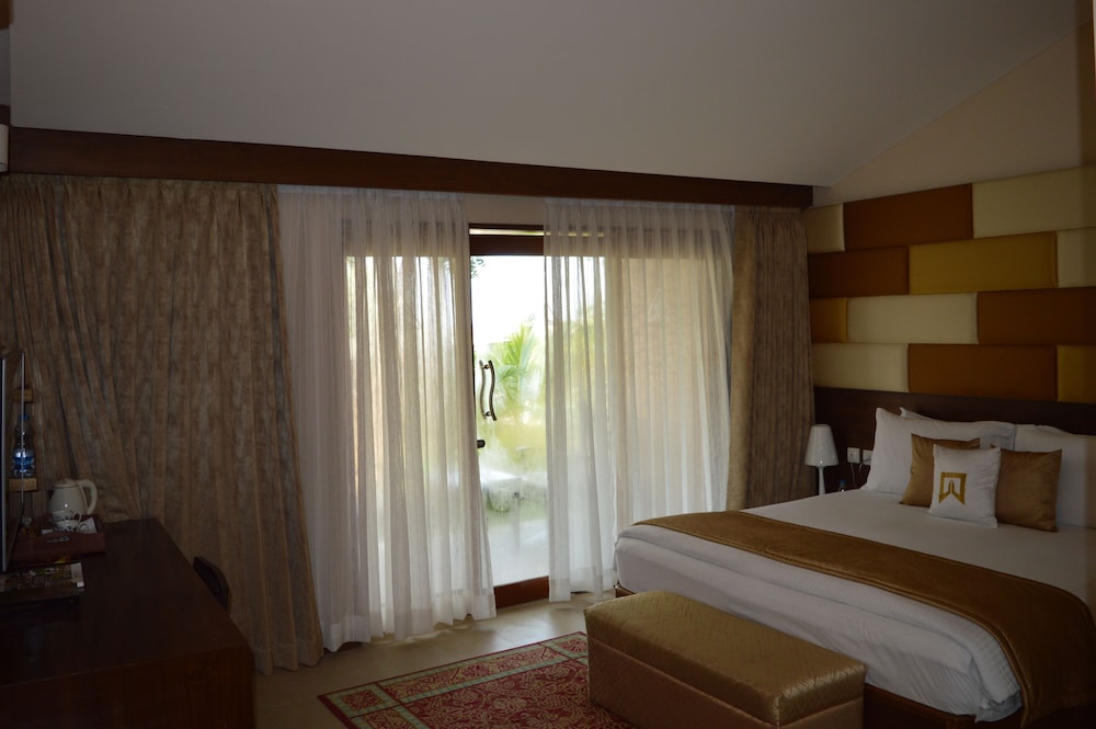 GARDEN, SUITE, BUNGALOW, QUEEN BED