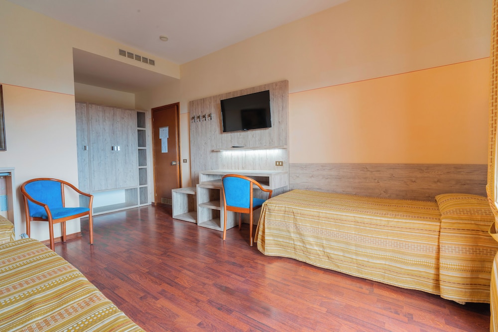 Hotel Tirreno 13/43