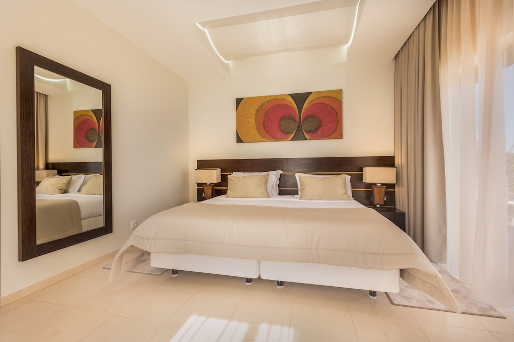 Caneiros Luxury House & Suites 4/67