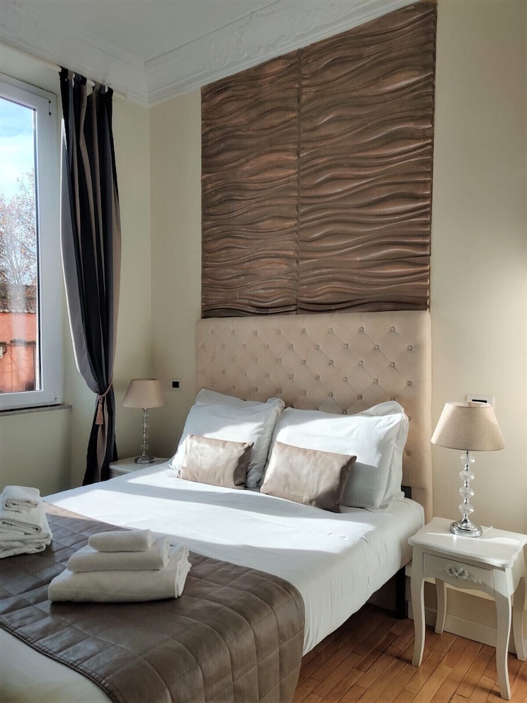 504 CORSO SUITES 14/76