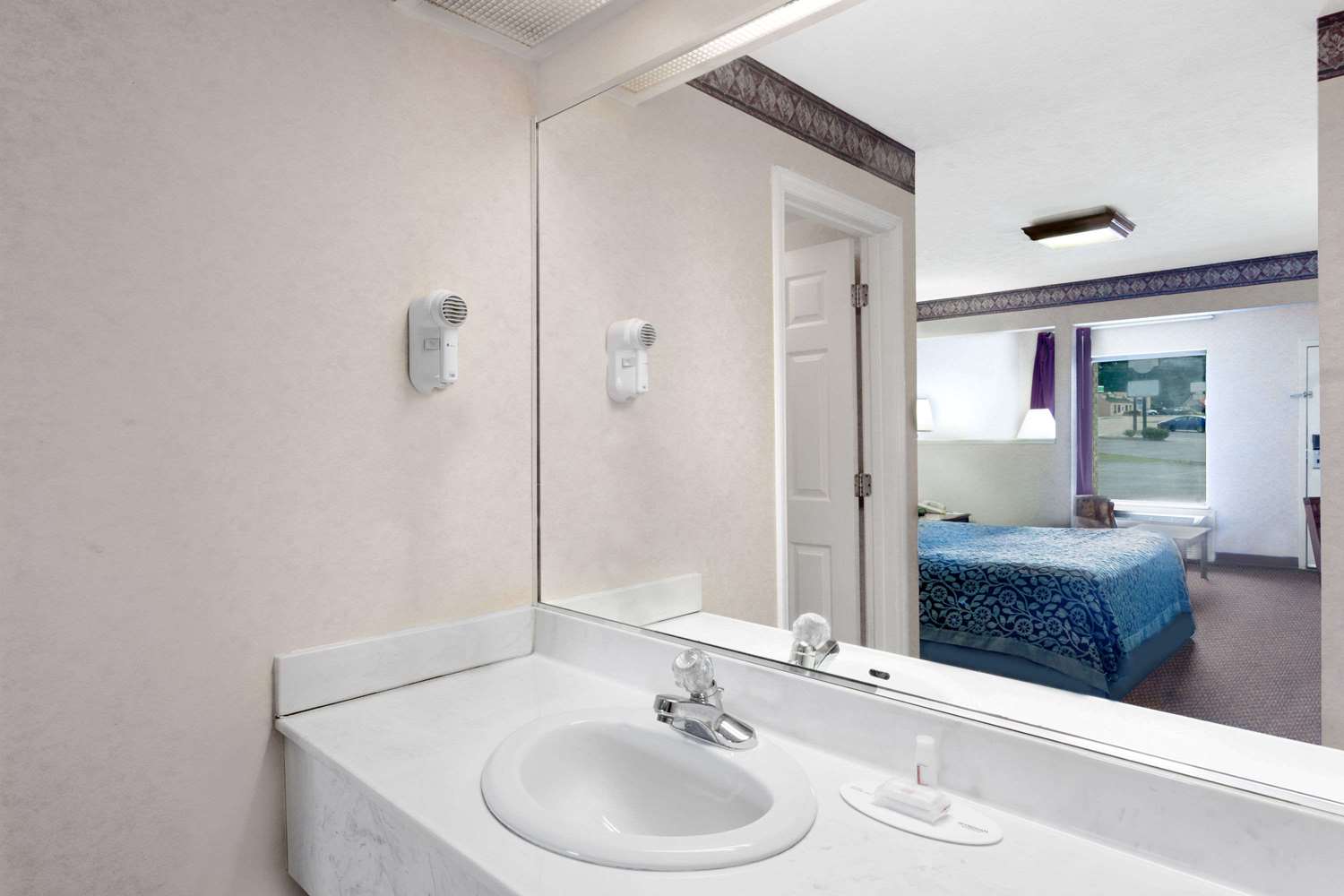 Days Inn by Wyndham Morristown 4/6